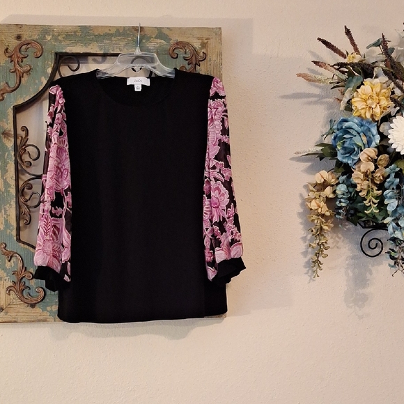 CeCe Black Blouse with Pink Floral Sleeves. Excellent Condition NWOT Size XL - Picture 5 of 12